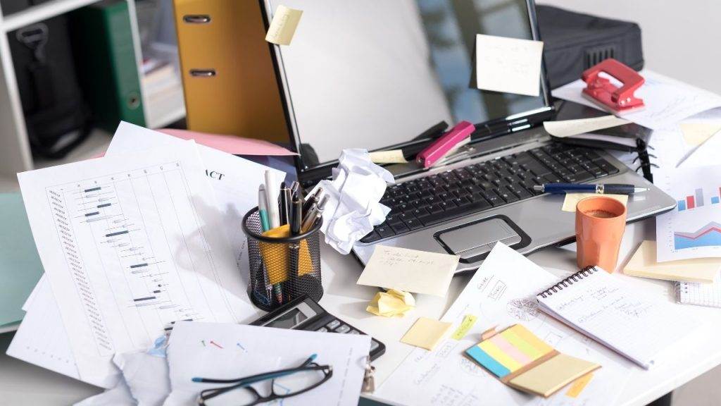 Clearing Office Clutter: Simplify Your Workspace for Productivity