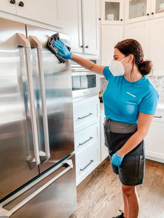 How Should An Apartment Be Prepared Before Cleaning Staff Arrive?